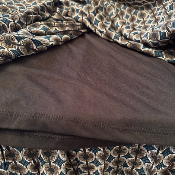 Elegant Max Studio Green and Brown Patterned Skirt - Picture 7 of 8